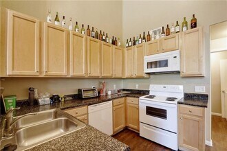 2606 Salado St in Austin, TX - Foto de edificio - Building Photo