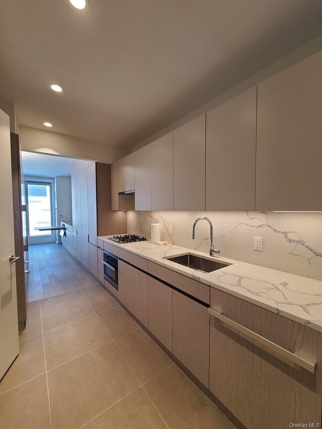 133-27 39th Ave in Queens, NY - Foto de edificio - Building Photo