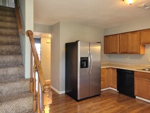 8 Peartree Ln in Glen Carbon, IL - Building Photo - Building Photo