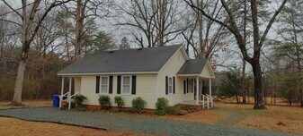 422 Manning Ave in Elon, NC - Building Photo