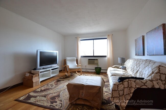 35 Glencoe St, Unit 39 in Boston, MA - Building Photo - Building Photo