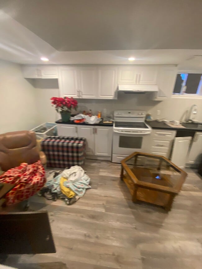 116 Dorcot Ave in Toronto, ON - Building Photo - Building Photo