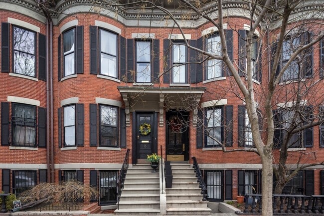 property at 15 Dartmouth St