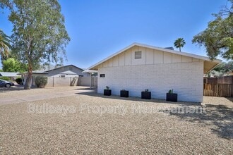 1947 E Greenway Dr in Tempe, AZ - Building Photo - Building Photo