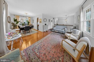 1726 Glastonberry Rd in Rockville, MD - Foto de edificio - Building Photo