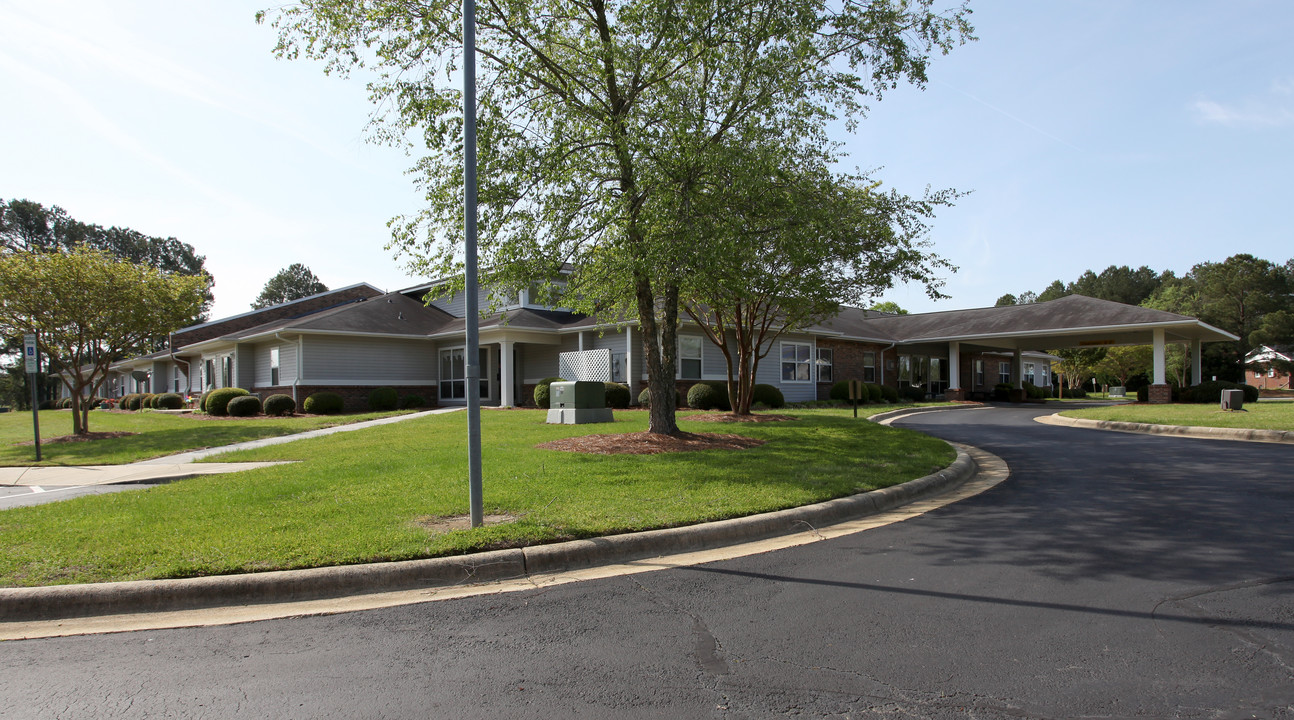 Joseph E Price Center in Selma, NC - Building Photo