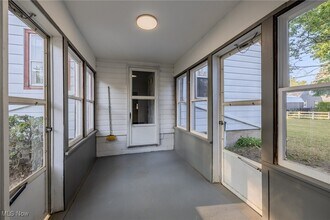 997 Mohegan Trl in Willoughby, OH - Building Photo - Building Photo