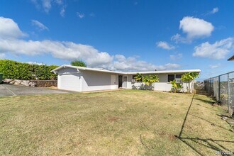2127 Awikiwiki St in Pearl City, HI - Building Photo - Building Photo