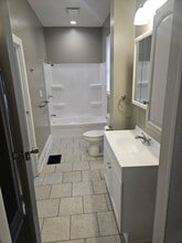 1026 Roosevelt Ave in St. Joseph, MO - Foto de edificio - Building Photo