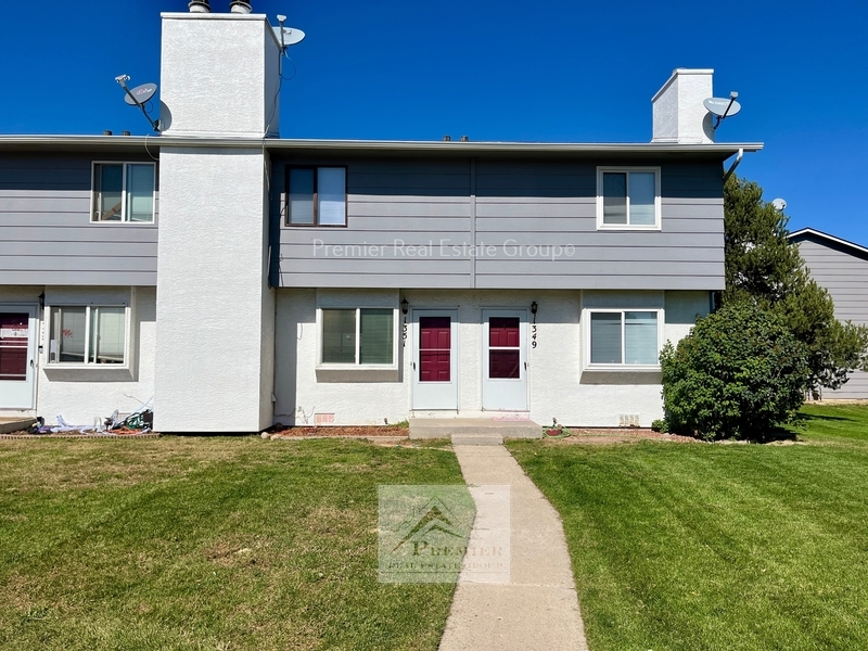 1351 Soaring Eagle Dr in Colorado Springs, CO - Foto de edificio