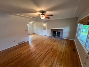 5233 N Amherst St in Portland, OR - Building Photo - Building Photo