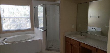 3909 61st Dr E in Bradenton, FL - Building Photo - Building Photo
