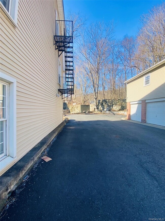 31 Mountain Ave in Highland Falls, NY - Building Photo - Building Photo
