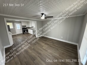 217 NW 3rd St in England, AR - Building Photo - Building Photo