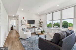 139 W Chelten Ave, Unit 312 in Philadelphia, PA - Building Photo