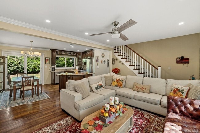 110 Topland Rd in White Plains, NY - Building Photo - Building Photo