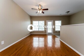 320 Brookview Dr in Riverdale, GA - Building Photo - Building Photo