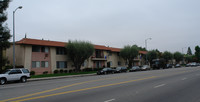 Valle Plaza in Canoga Park, CA - Building Photo - Building Photo