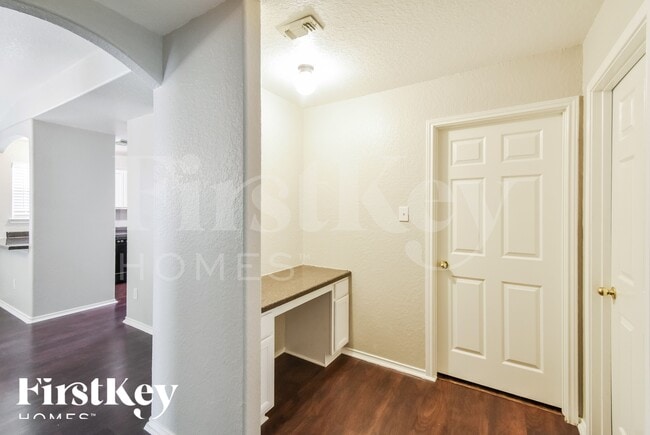 9407 Raton Falls in San Antonio, TX - Building Photo - Building Photo