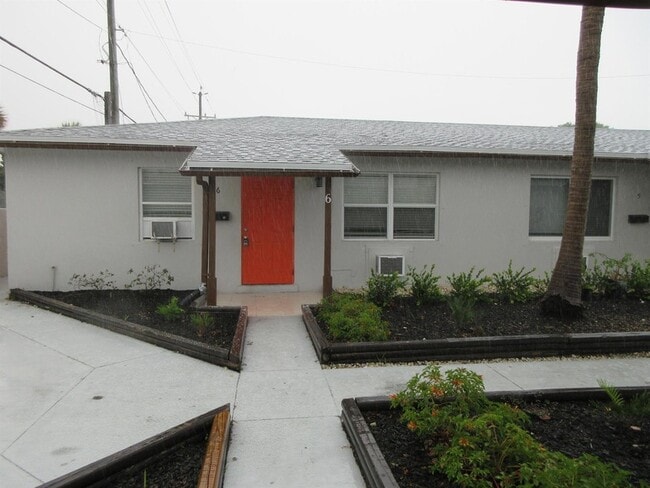 1415 N J St, Unit 6 in Lake Worth Beach, FL - Building Photo - Building Photo