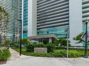 650 NE 32nd St, Unit 3406 in Miami, FL - Building Photo - Building Photo