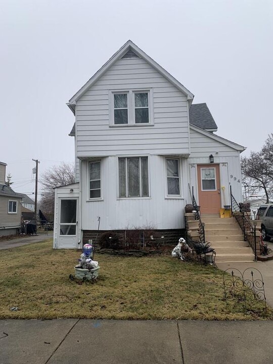 994 Elm St in Wyandotte, MI - Building Photo