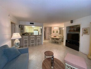 1696 S Ocean Ln in Fort Lauderdale, FL - Building Photo - Building Photo