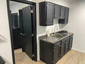 4169 W Ridge Rd in Erie, PA - Building Photo