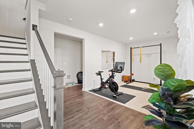 9354 Barnes Lp in Manassas, VA - Foto de edificio - Building Photo