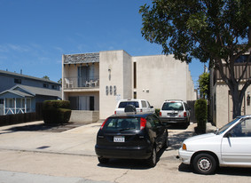 962 Thomas Ave Apartments