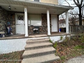 240 Greenbush St in Scranton, PA - Building Photo