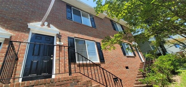 3284 Highpoint Ct