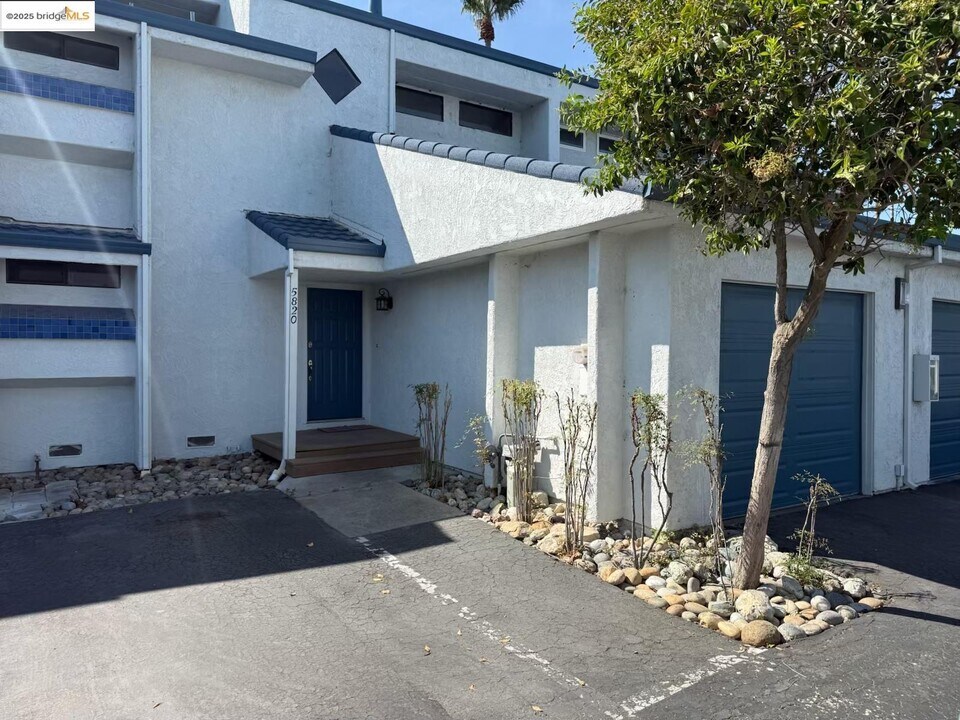 5820 Yawl St in Discovery Bay, CA - Building Photo