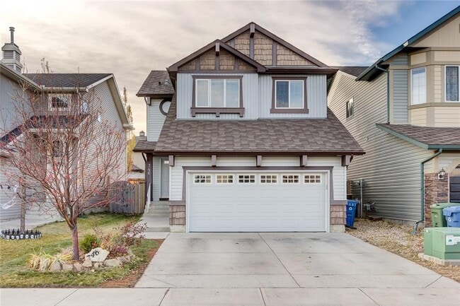 property at 746 Auburn Bay Heights SE