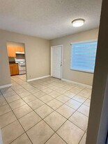 4841 NW 9th Dr, Unit 4840 in Plantation, FL - Building Photo