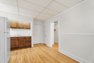 1440 W Howard St in Chicago, IL - Foto de edificio - Building Photo