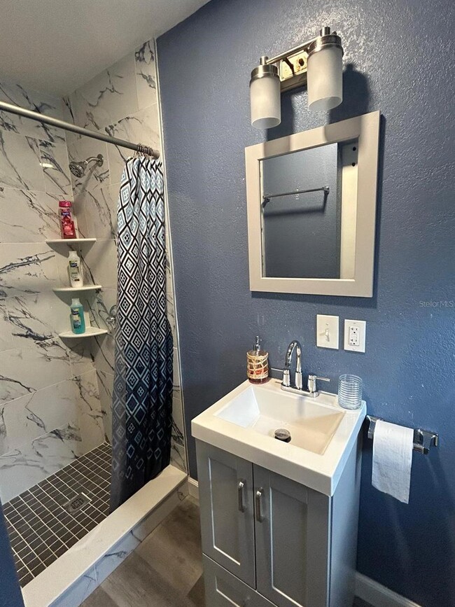 1204 E Lambright St in Tampa, FL - Building Photo - Building Photo