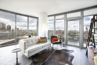 LPM Apartments in Minneapolis, MN - Building Photo - Building Photo