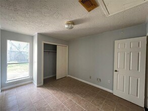13911 Cravenridge Dr in Houston, TX - Building Photo - Building Photo