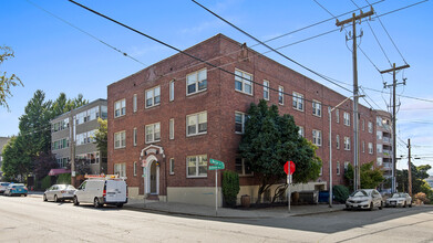 Marwood Apartments in Seattle, WA - Building Photo - Building Photo