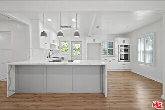 2817 Stevens St in Montrose, CA - Building Photo - Building Photo