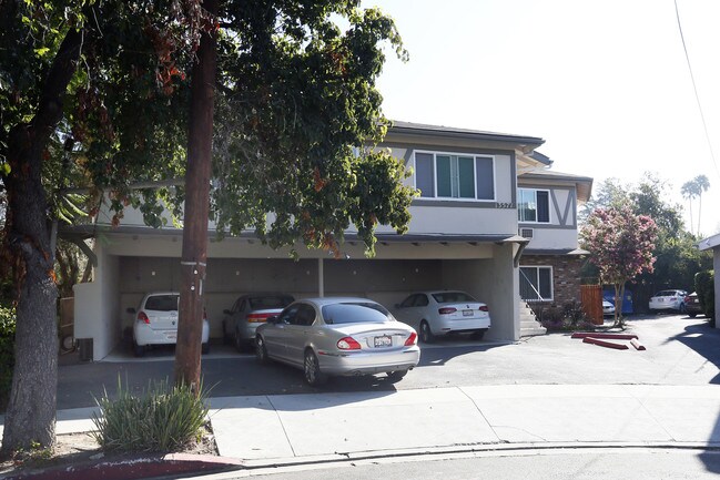 13571 Rye St in Sherman Oaks, CA - Foto de edificio - Building Photo