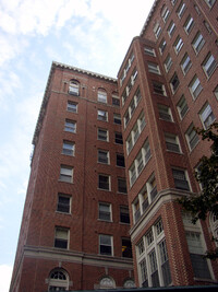 Highland Plaza Condominiums in Birmingham, AL - Building Photo - Building Photo