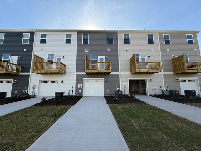 304 Carolina Spgs Blvd in Apex, NC - Building Photo - Building Photo