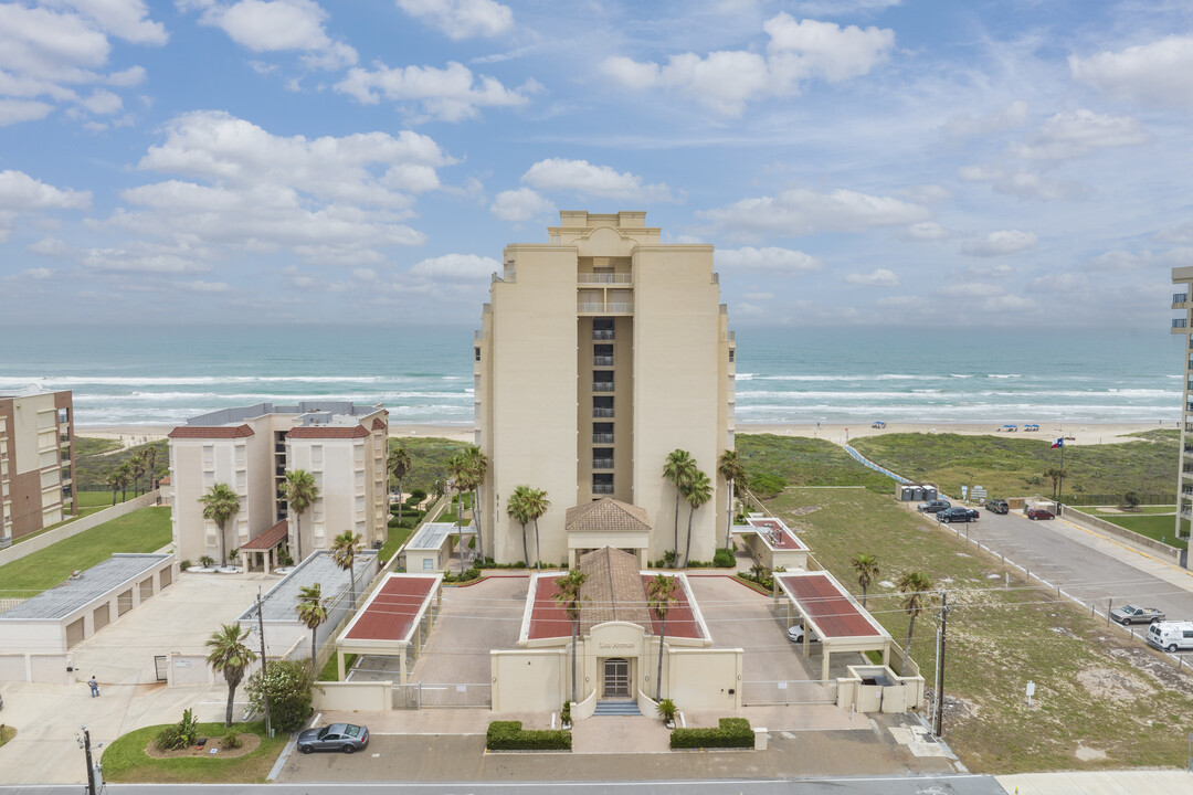 Las Arenas in South Padre Island, TX - Building Photo