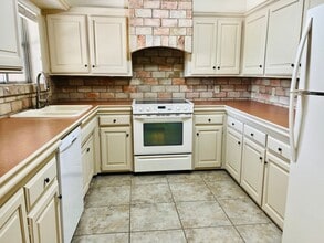 1232 NW 63rd St in Oklahoma City, OK - Building Photo - Building Photo