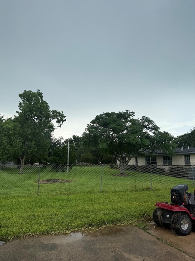 property at 717 E Sycamore St