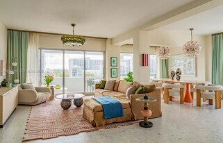 16 Island Ave in Miami Beach, FL - Building Photo