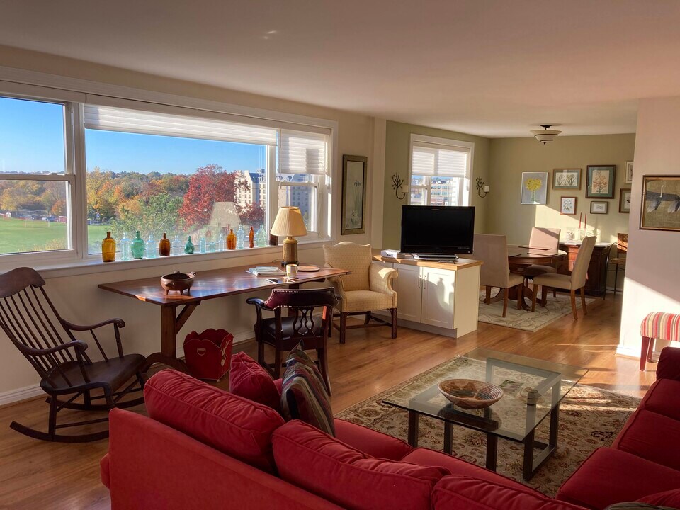 893 Farmington Ave, Unit 5H in West Hartford, CT - Foto de edificio