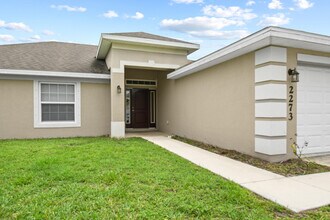 2273 SW Monterrey Ln in Port St. Lucie, FL - Building Photo - Building Photo
